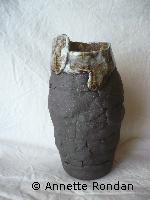 Annette Rondan créateur de poteries reconnue pour ses Décoration