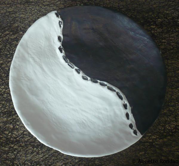 Annette Rondan artiste et créateur de Assiette yin yang (Poteries - Utilitaires)