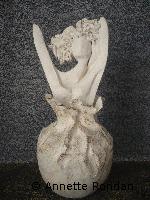 Annette Rondan sculpteur reconnue pour ses Féminité
